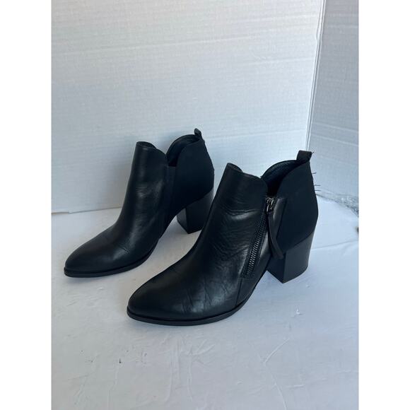 Donald J. Pliner Black Leather and Suede Almond Toe Block Heel Ankle Boots 9.5M - Picture 1 of 10